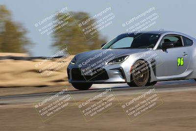 media/Jun-25-2023-Speed SF (Sun) [[f001402e15]]/Yellow Group/Session 2 (Outside Grapevine)/